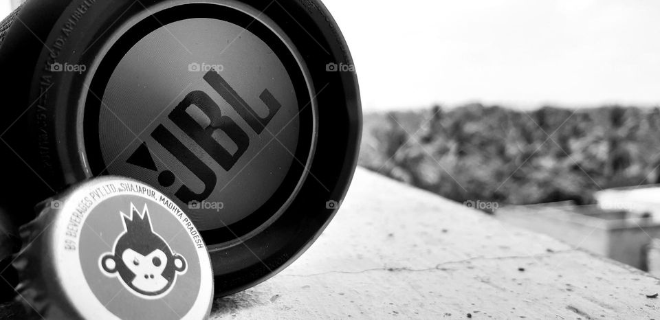 JBL Bluetooth speaker,party time,great sound and portable.easy to carry and strong.
