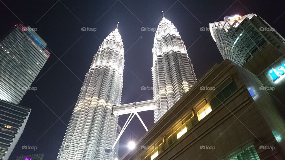 The twin towers of South East Asia. . The night sky of KL Petronas Towers. 