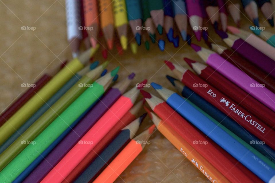 Color pencils 