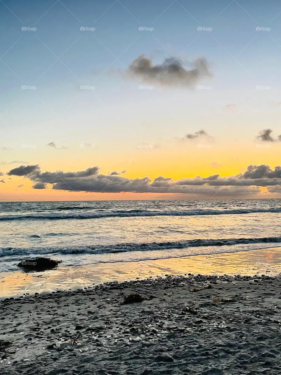 Horizon over sea and sand