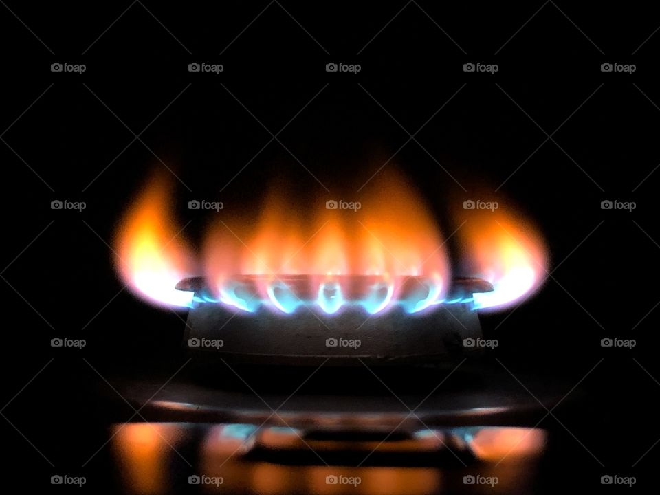 Playing with fire... my mom always told to not do so, but it is hard to resist a beautiful flame in the dark. It doesn’t look like at all with my stove, but it is!