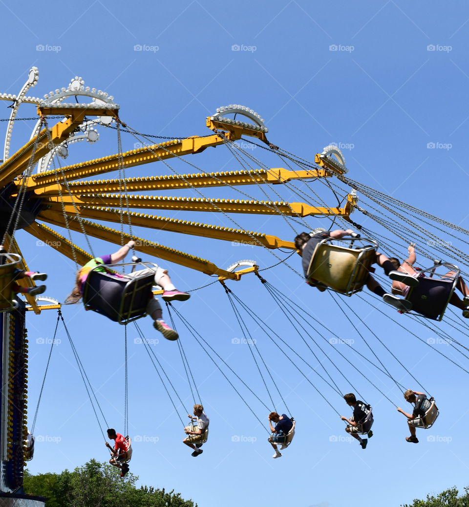 Carnival swing ride