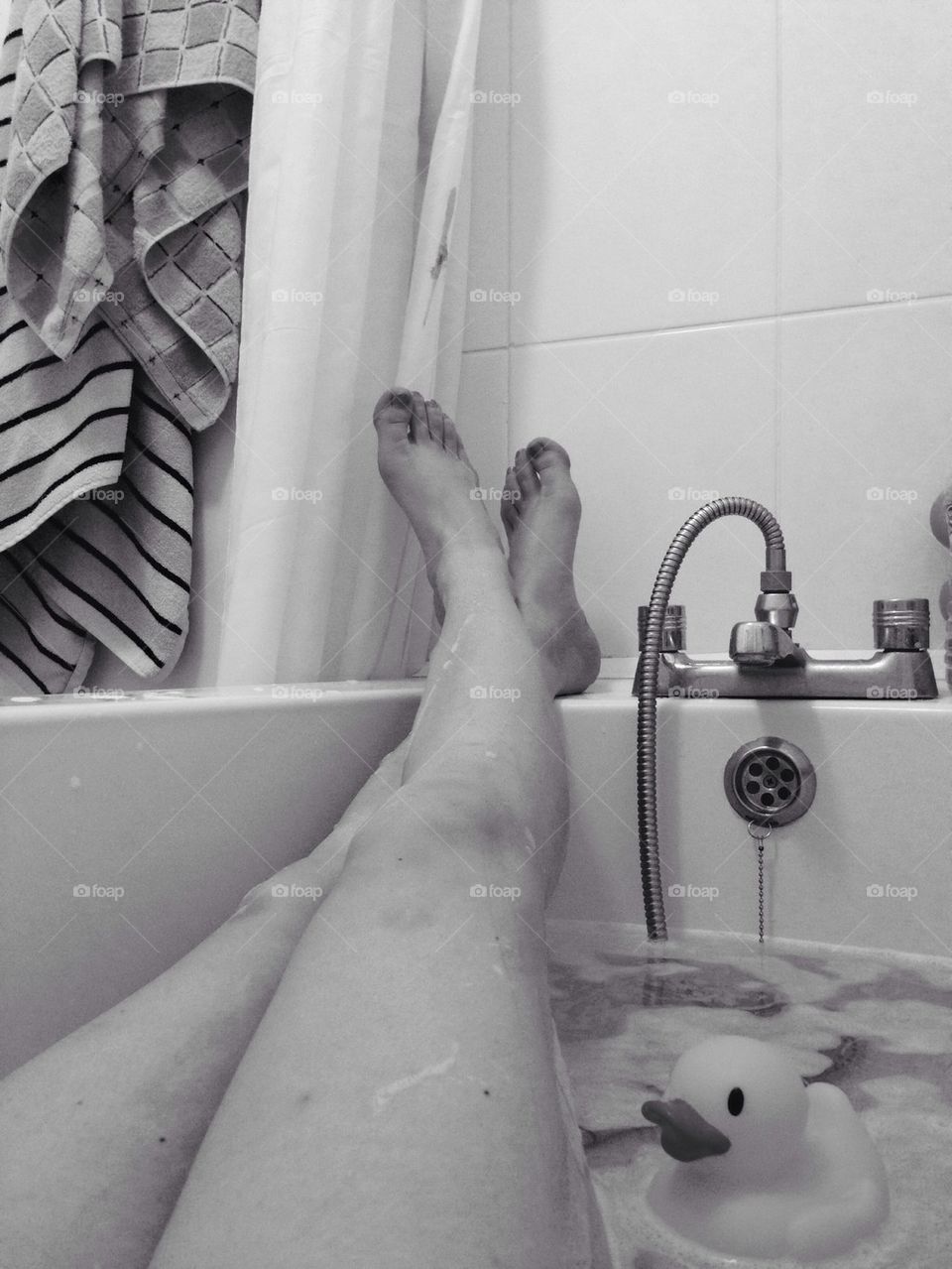 Relaxing bath in mono