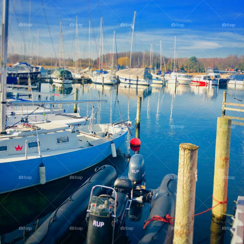 Sunny Sunday at the harbour 