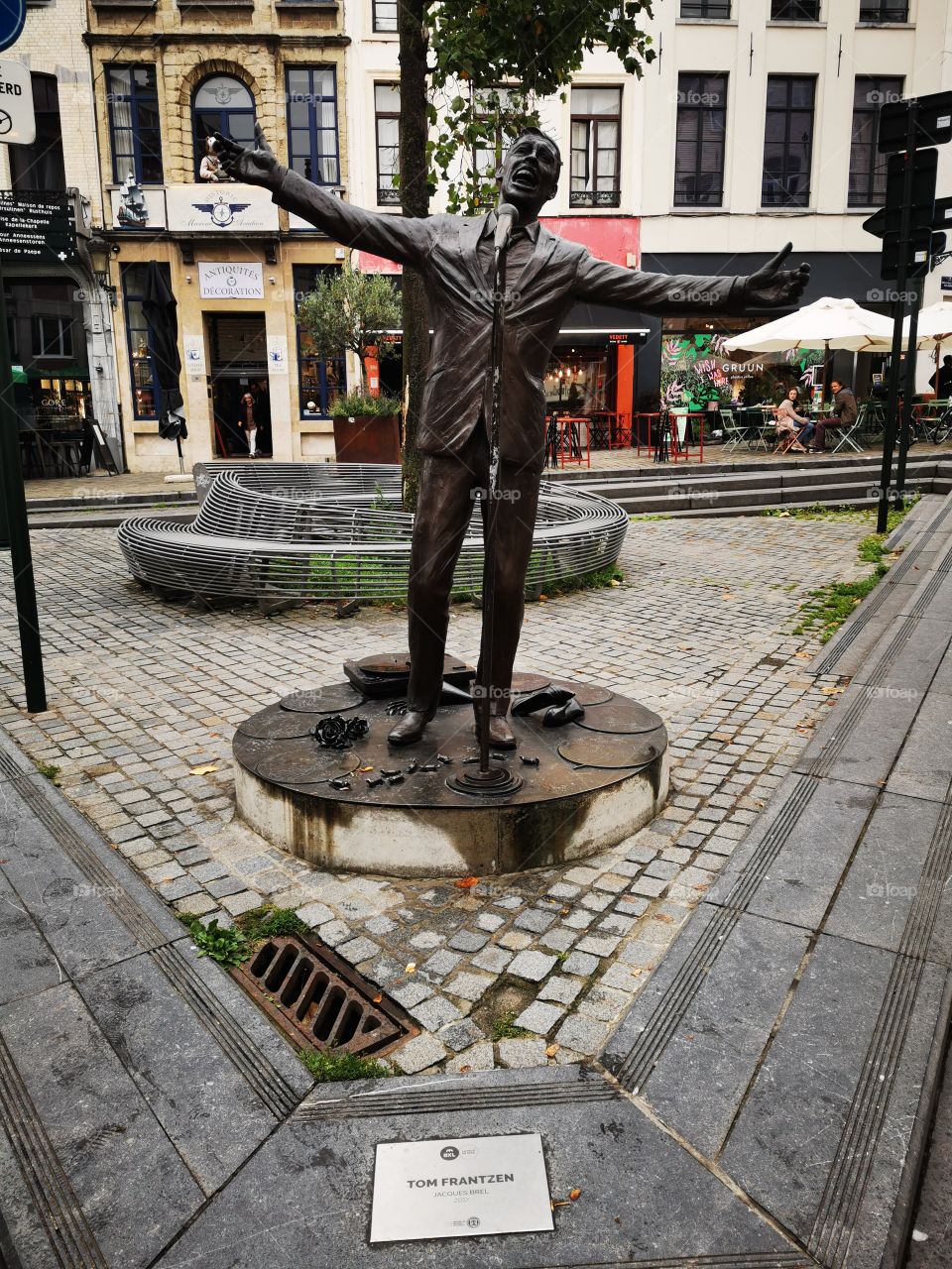 statue Jacques Brel