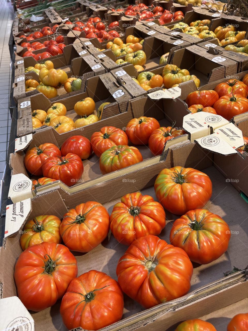 Delicious-looking Heirloom tomatoes at market