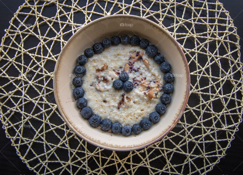 Blueberries with oatmeal 