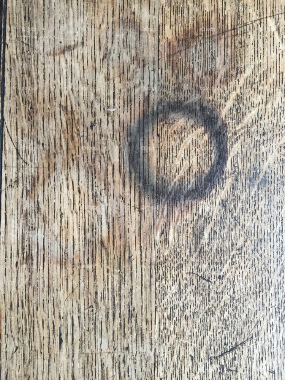 Wood grain with burnt circles vertical 