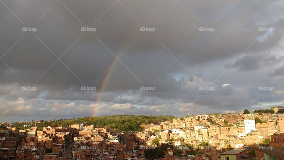Arco-íris na favela