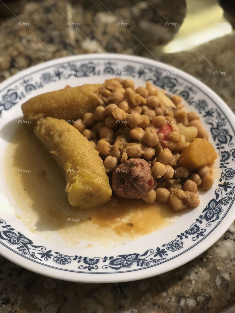 Chickpea and plantains stew. 😋