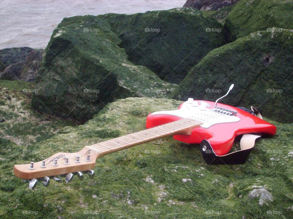 Guitar On The Rocks