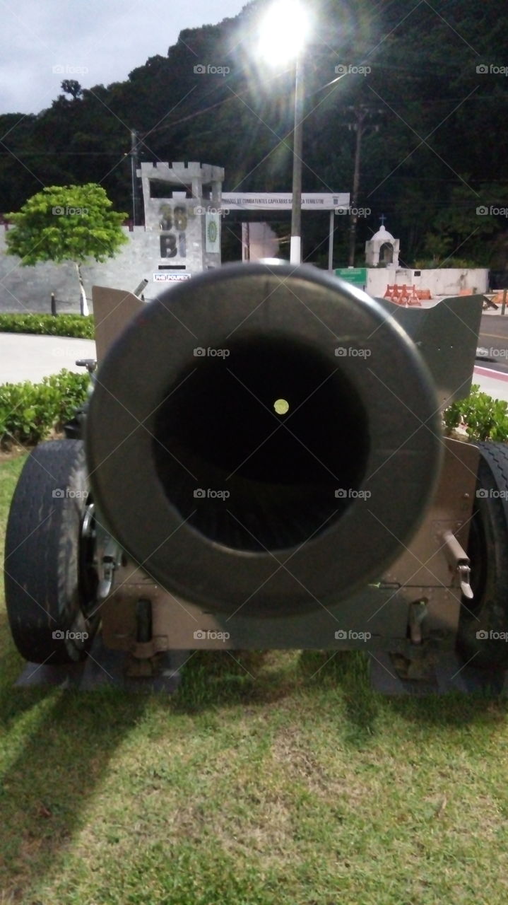 na mira do canhão