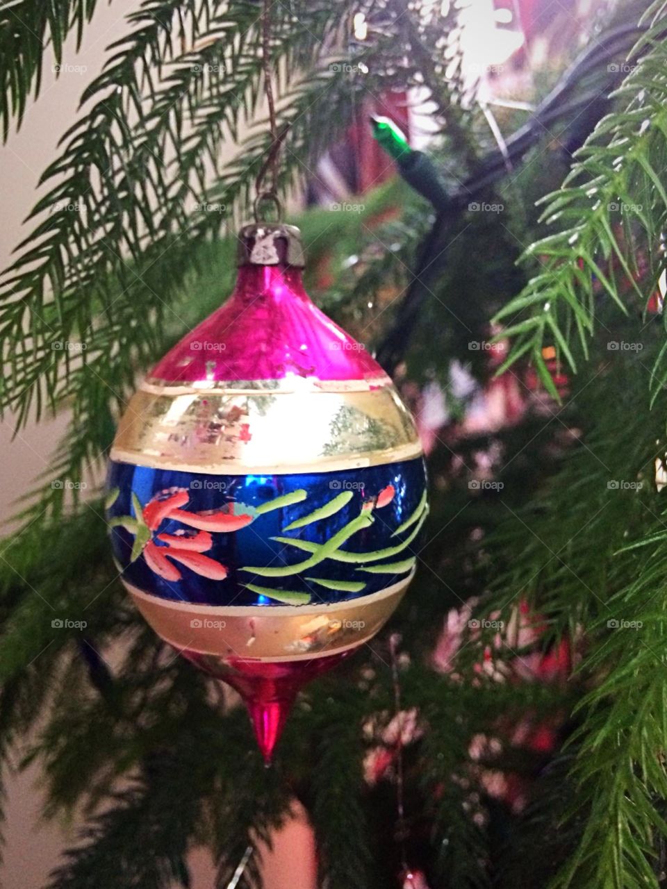 Christmas tree ornament 