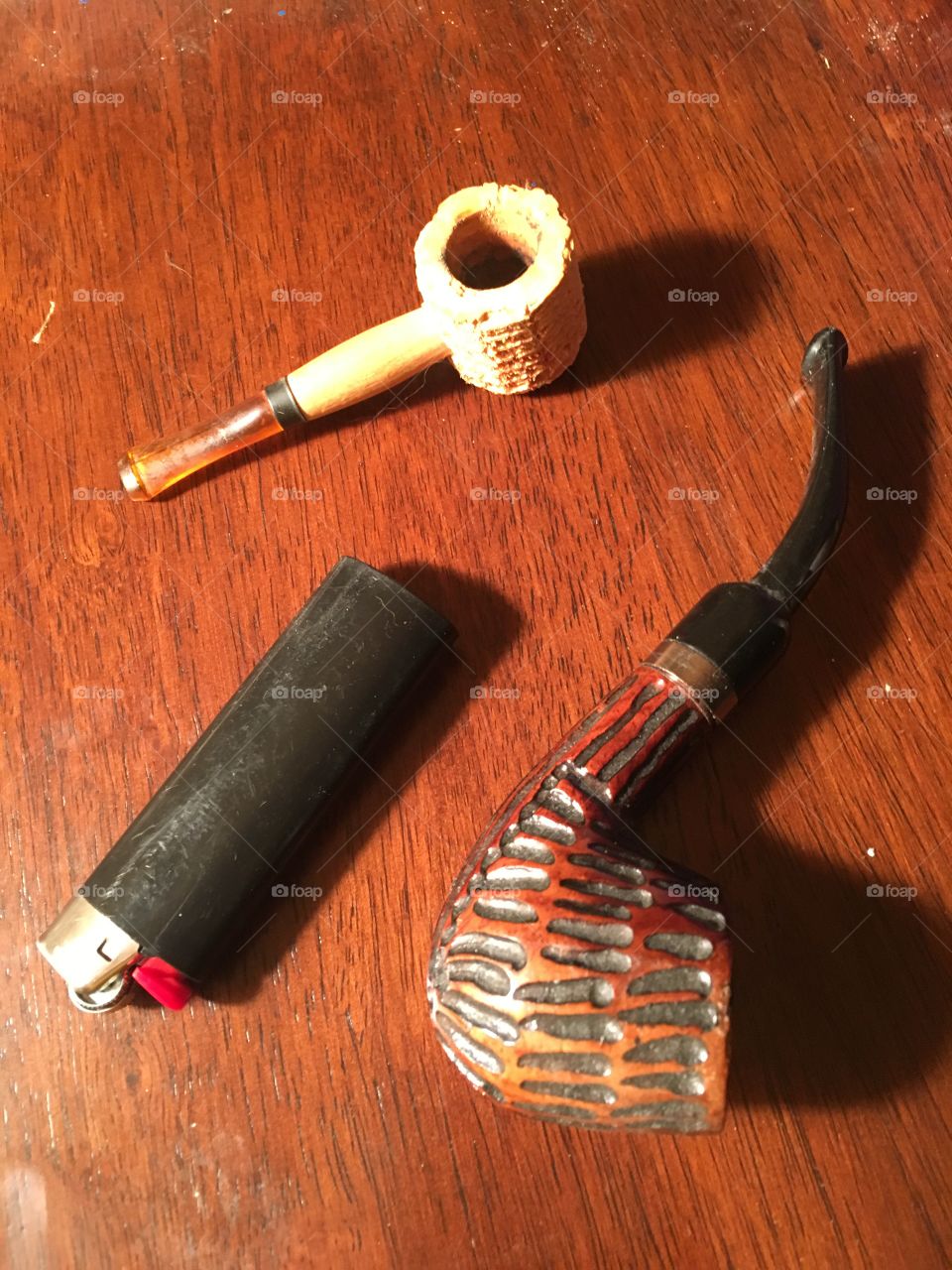 Tobacco pipes and lighter 