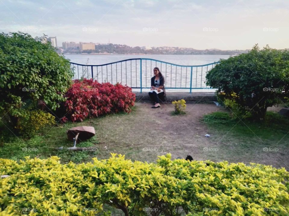 At lake view seen Bhopal, madhya pradesh. beautiful seen of morning nature 🌿🍃. I always enjoy our nature for taking positive energy for our body.