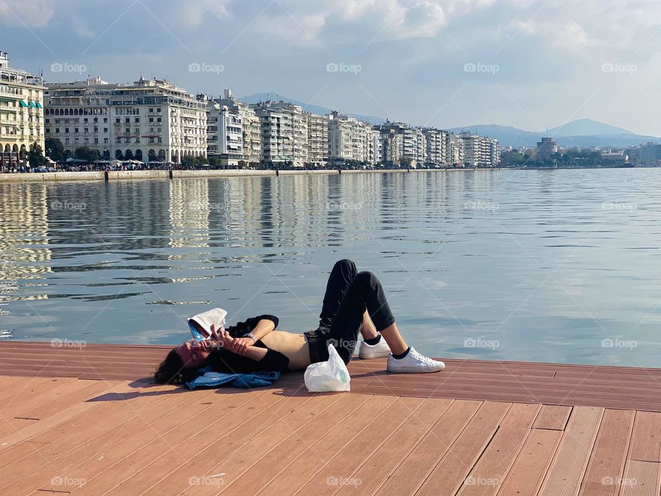 Reading spot in the city 