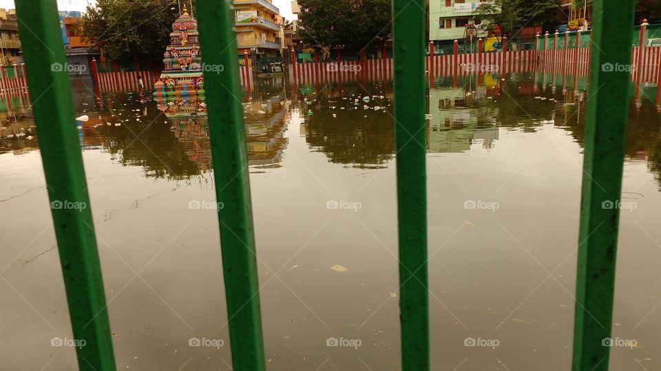 temple pool fully filled for Chennai flood