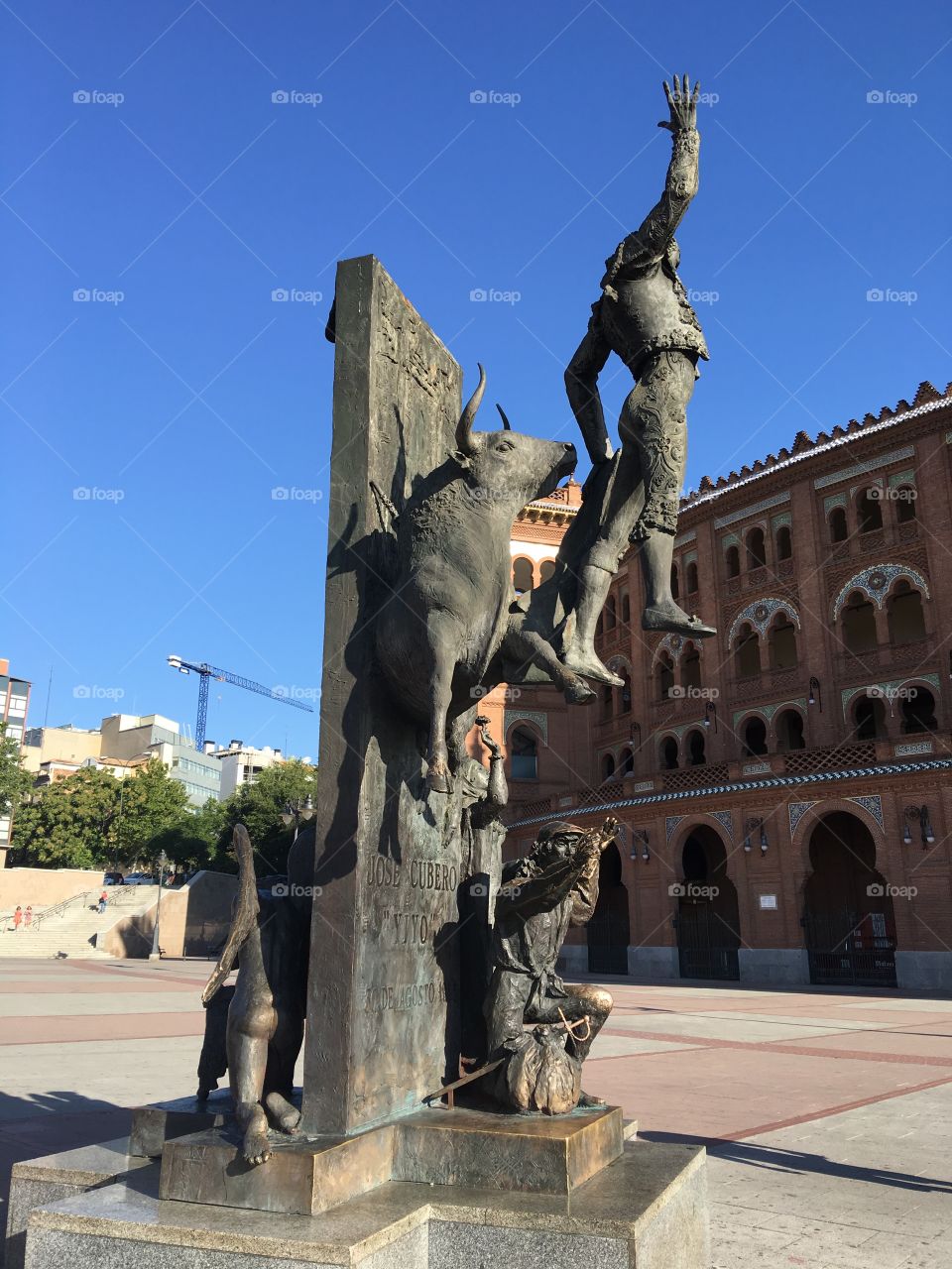 Statue of bullfighter and bull 
