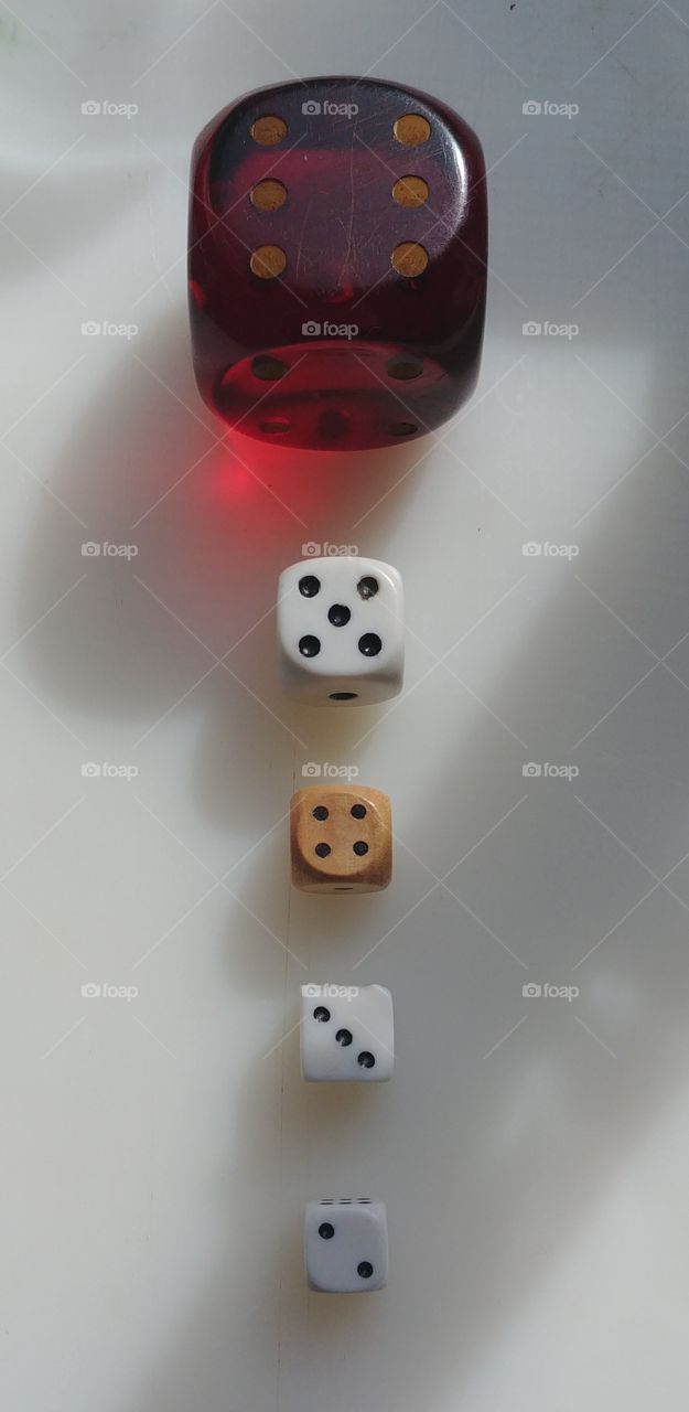 würfel Ecke eckig cube rot weiss glück lucky spiel