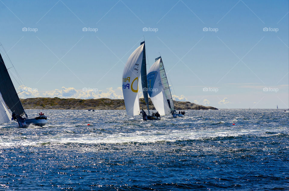 sea competition bluesky sailing by fotomats