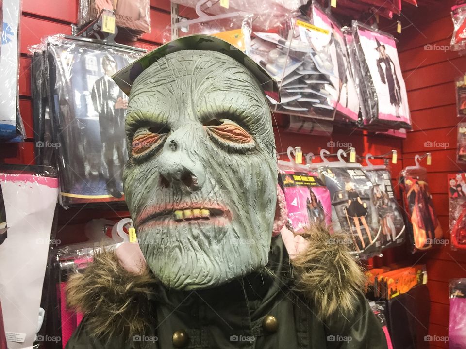 Halloween costumes and accessories in the store Buttericks in Sweden.