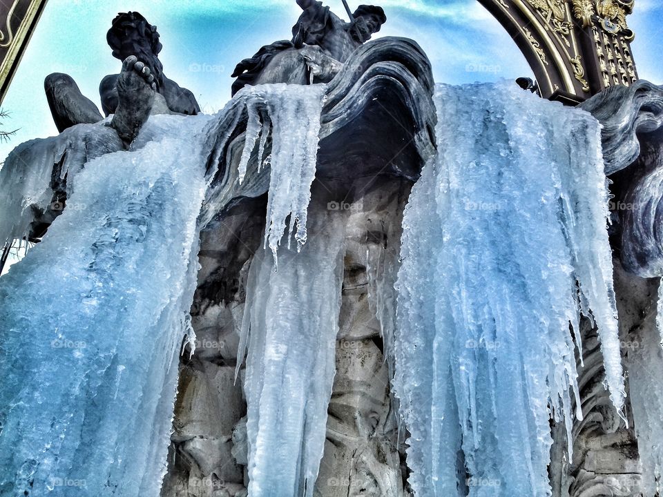 Ice fountain