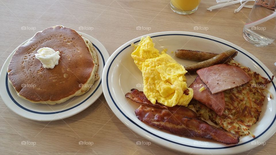 Breakfast Sampler. Brunch at Ihop
