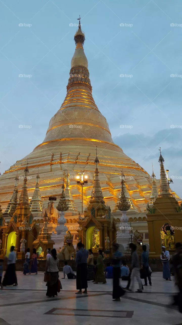 Shwedagon in the evening
