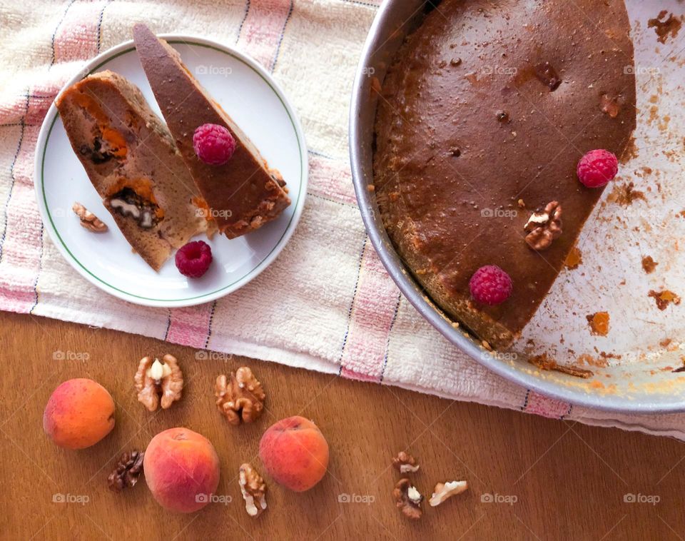Pie with apricots and nuts 