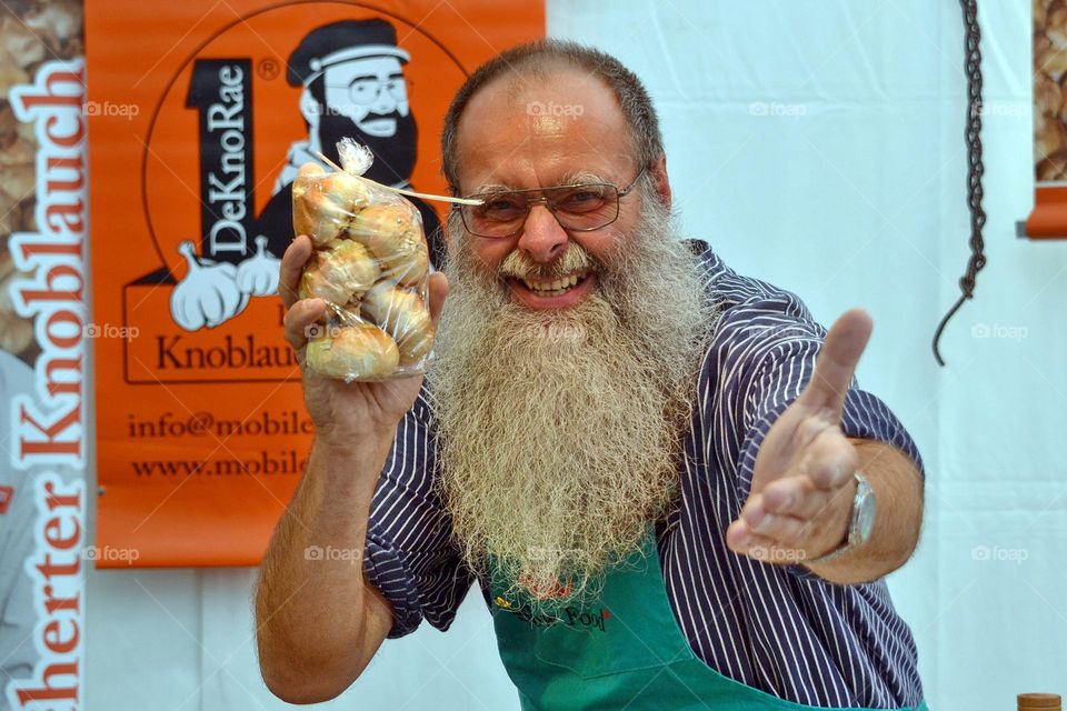 seller of smoked garlic