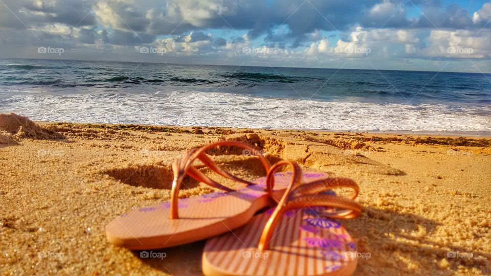 Praia sandália areia