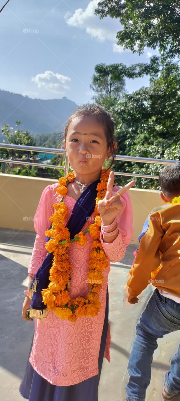 look at that charming bright face😍😍😍♥️♥️♥️♥️on frame @saniibainii♥️ #@mobilephotography @meashishshrestha♥️♥️♥️