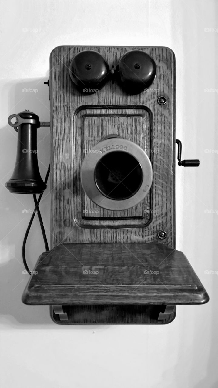 Vintage telephone in black and white!