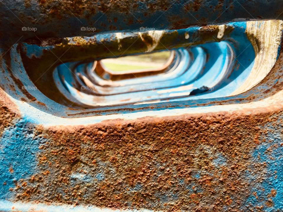 Rusty blue Ford tractor 
