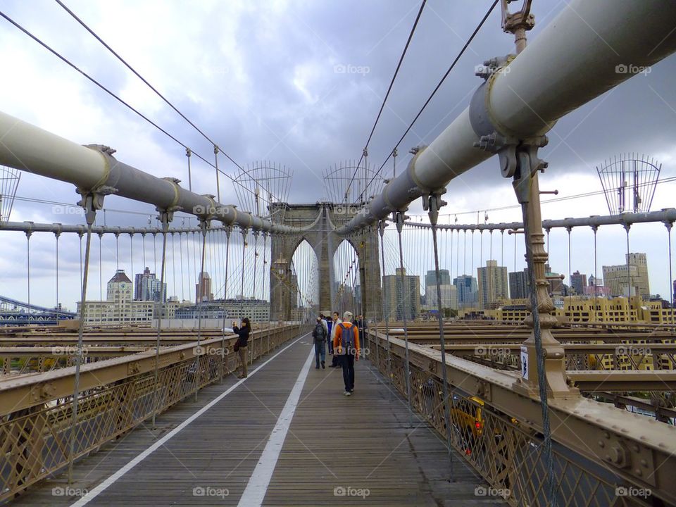 NEW YORK CITY BROOKLYN BRIDGE PATH
