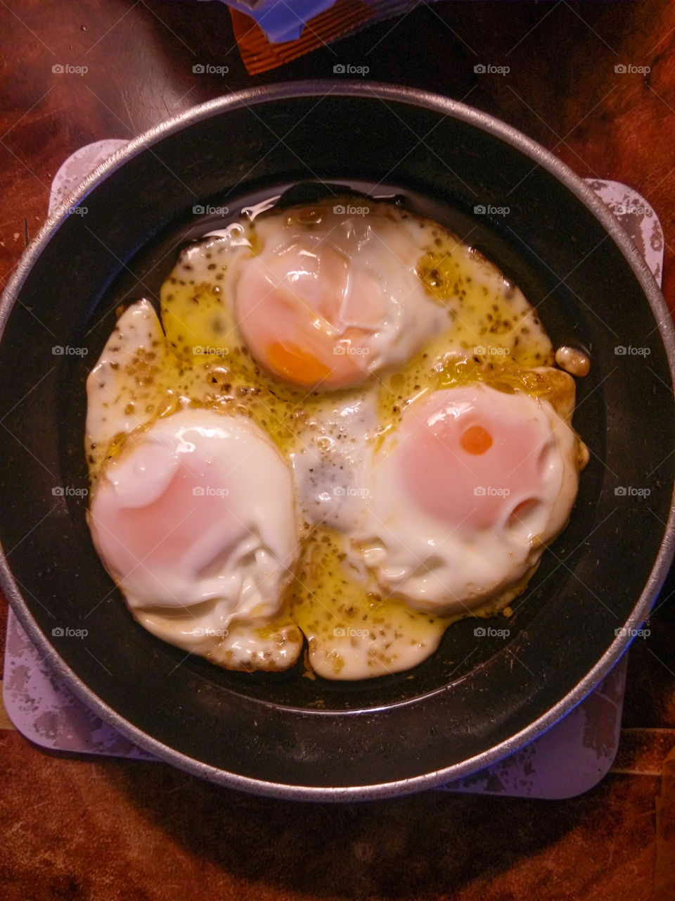 eggs cooked with olive oil