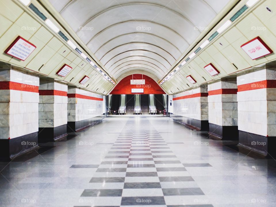 tunnel, underground passage, leading, metro, subway, rails, dal, horizon, good to go. train, escalator, subway,