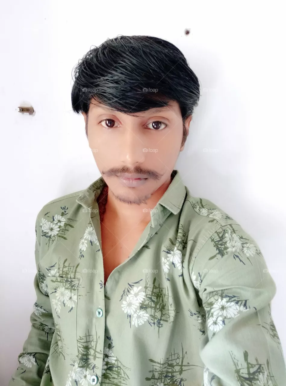take selfie in indoor picture