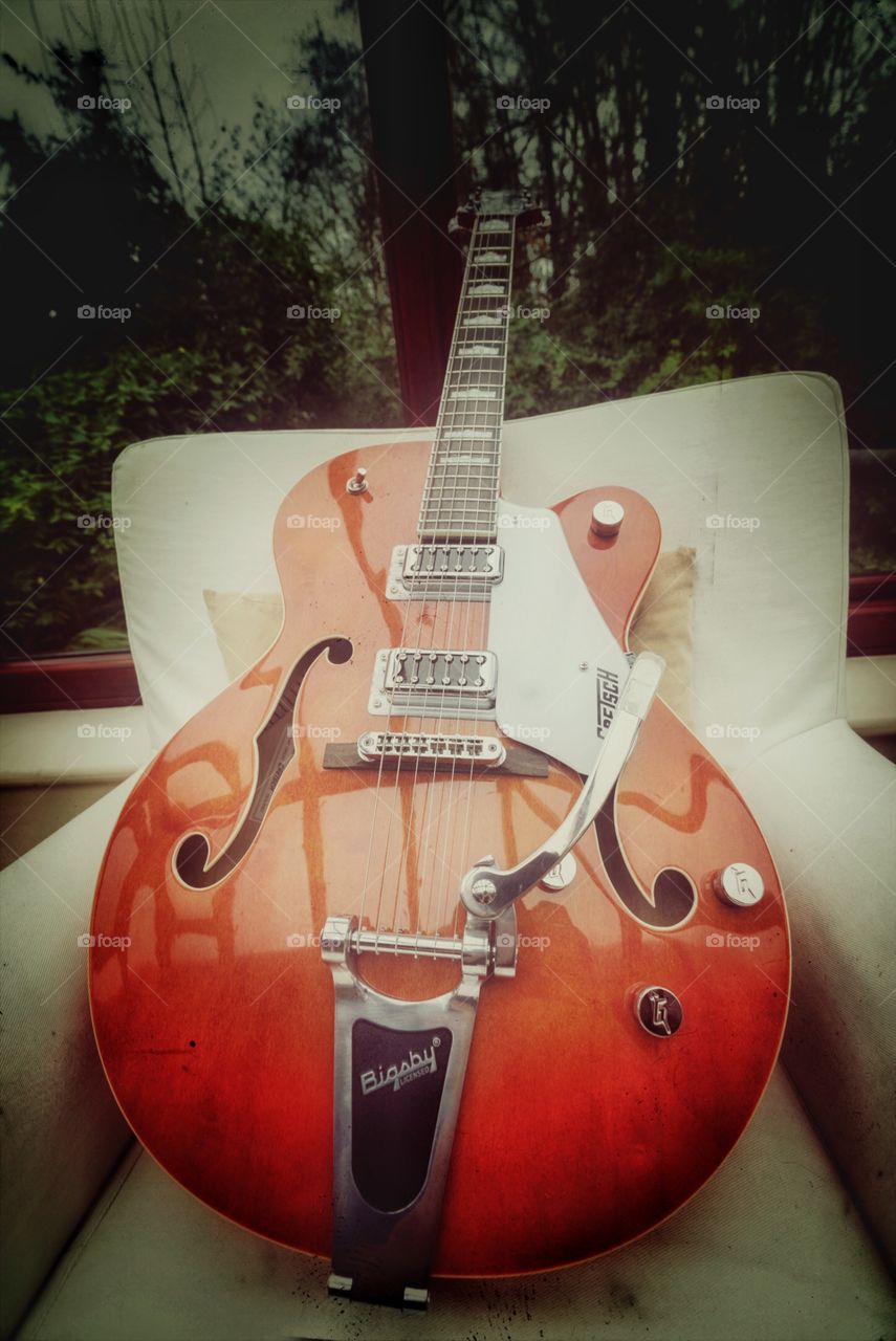 Guitar. Retro