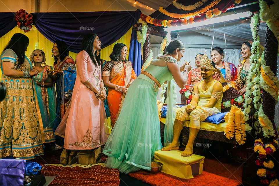 The traditional Indian culture places a great emphasis on marriage, which is viewed as a sacred bond between two individuals and their families. Indian weddings are often grand and elaborate affairs that involve multiple ceremonies and rituals.
In a