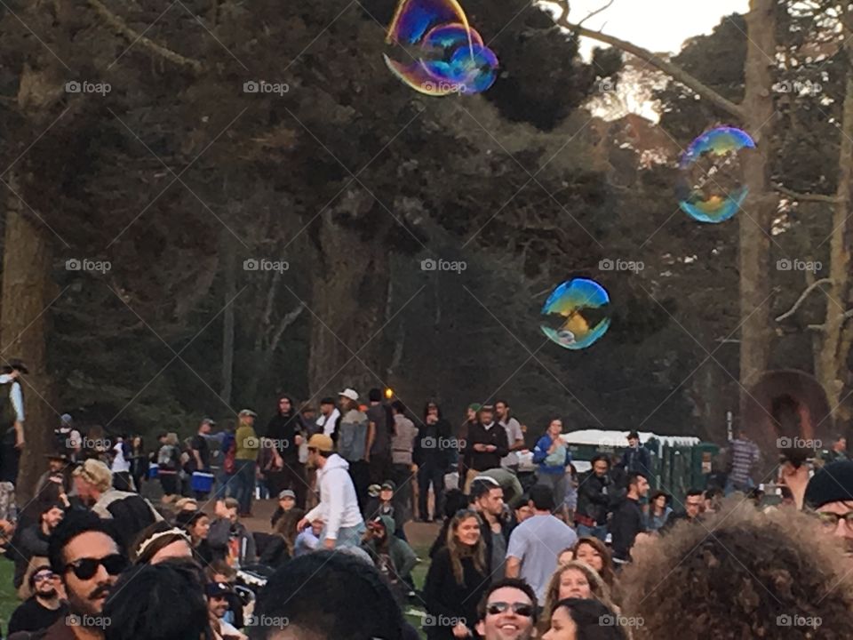 Crowd Bubbles