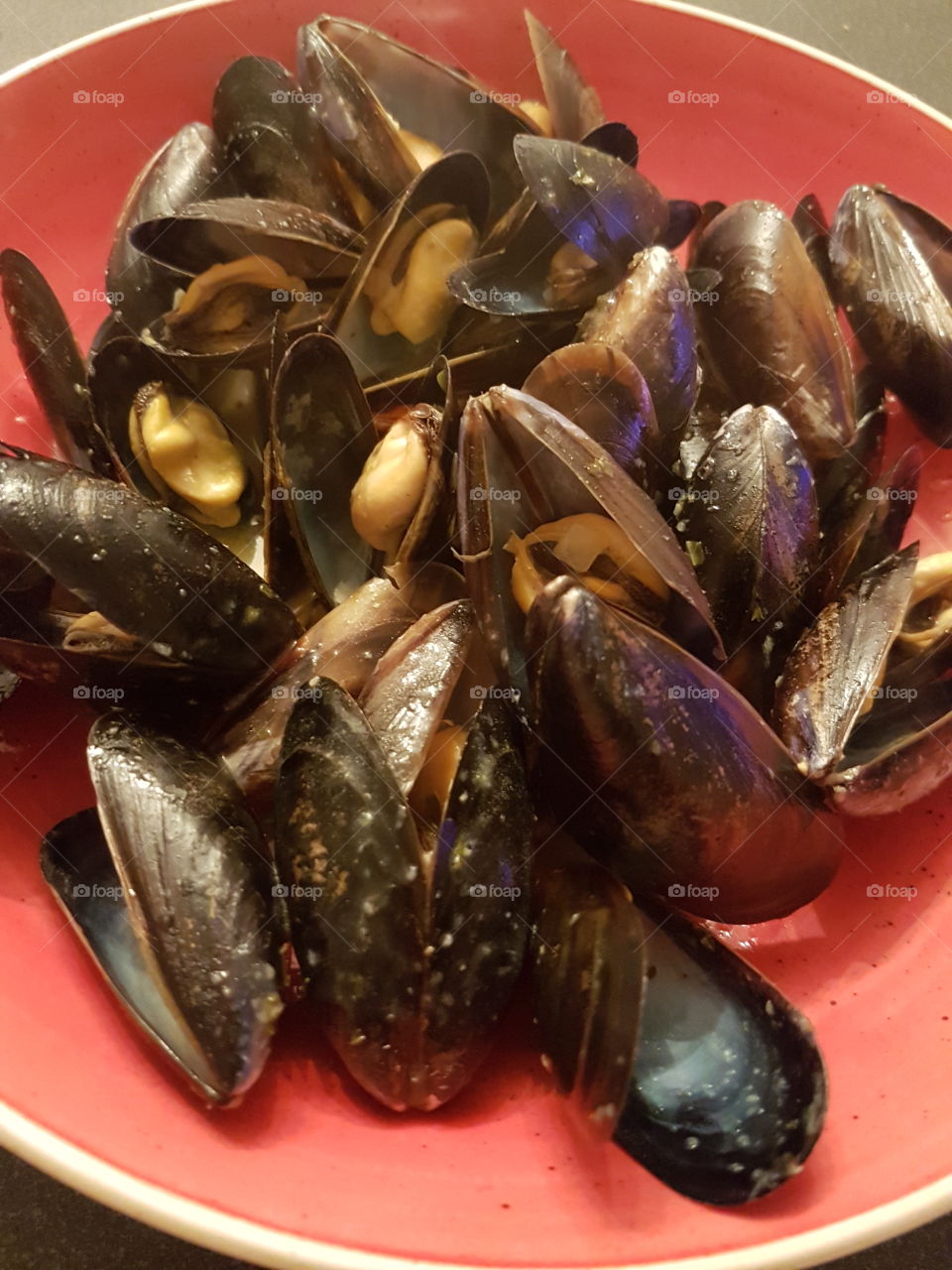 Mussels in garlic sauce
