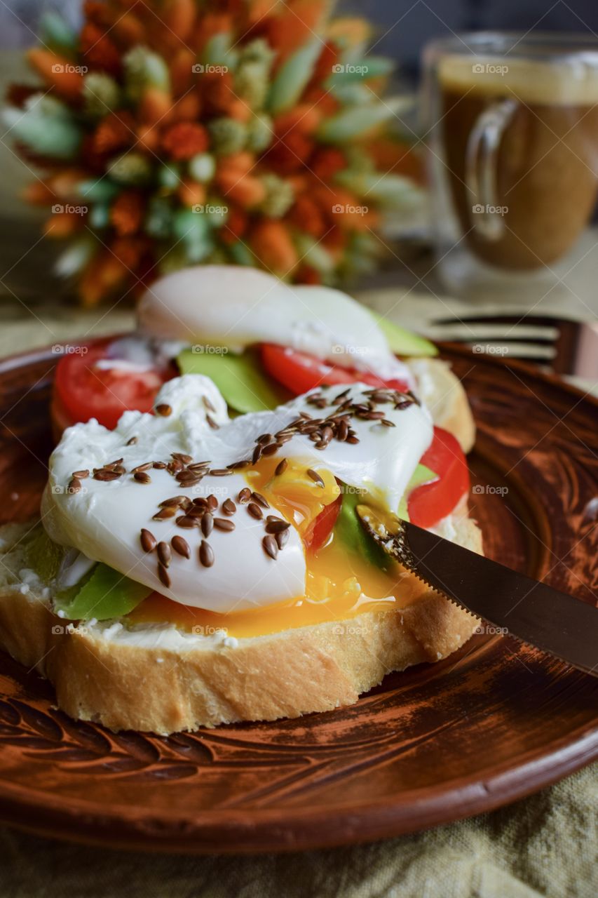 Breakfast, sandwich with poached egg