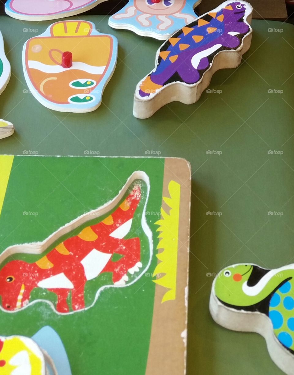 Animal shapes puzzle