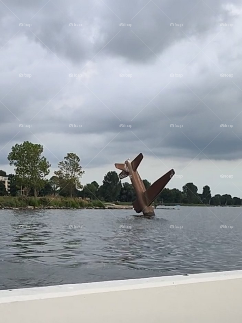 Portrait || Plane Crash Landing