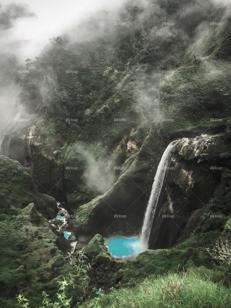 Penimbungan Waterfall is a waterfall with a height of about 100 meters. Located on the hiking trail to Mount Rinjani via Torean Hamlet with an average elevation of 1,200 meters above sea level (masl). 