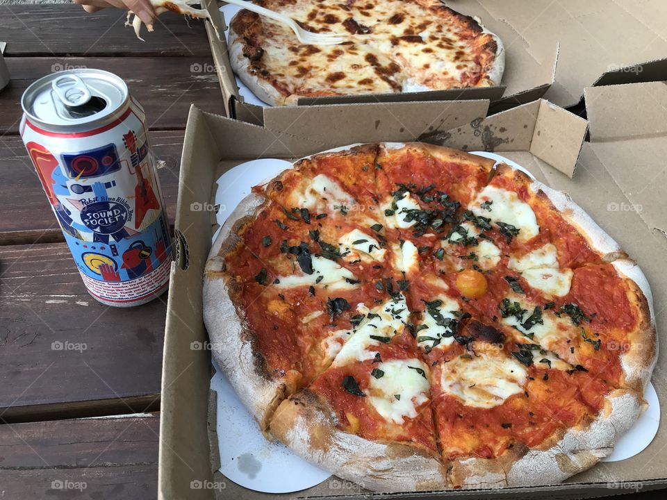 Wild tomato pizza in door county 