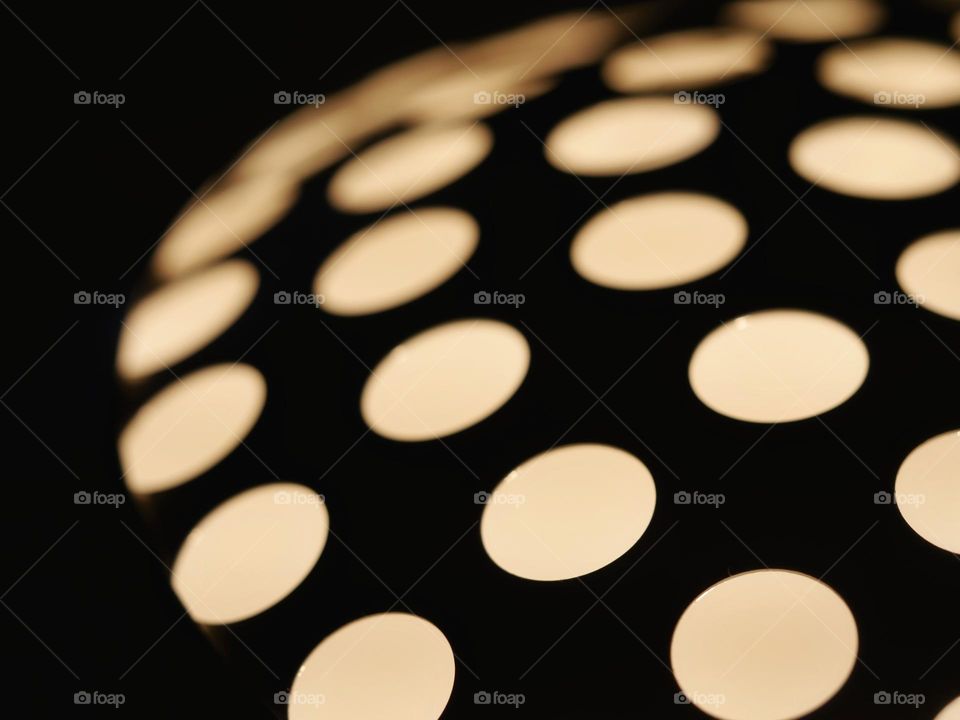 Lamp with dots