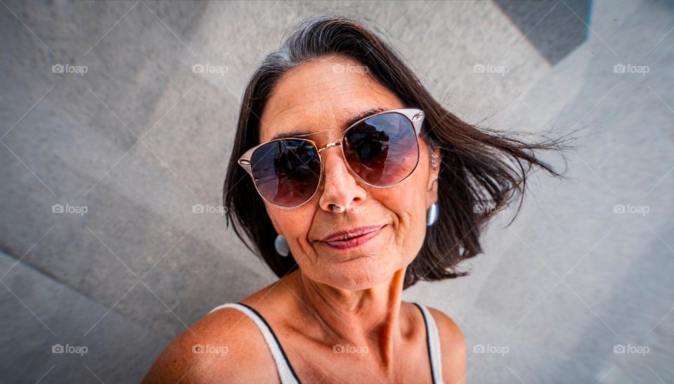 Woman with sunglasses 