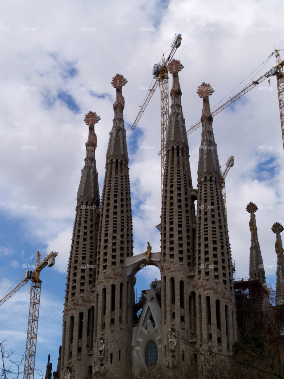 construction church building barcelona by ollicres